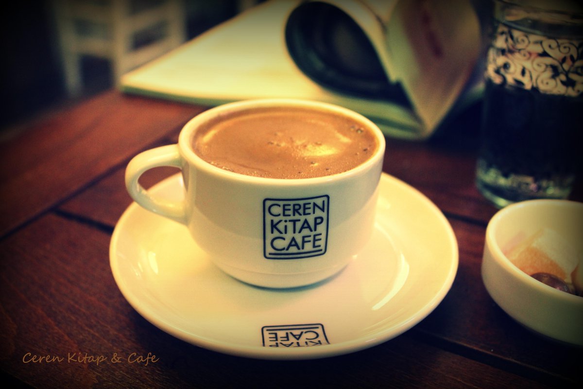 Ceren_KitapCafe's tweet photo. Kitap oku,
Kahve iç,
Müzik dinle... http://t.co/kMzrA3uuCz