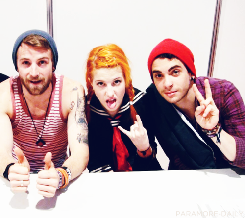 ParamoreUA's tweet photo. Hey :) http://t.co/tScoGInQl3