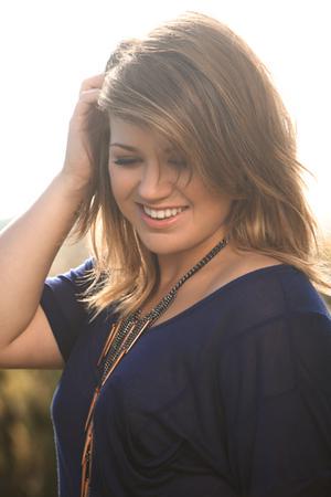 Happy Birthday, kelly clarkson..!!!! 