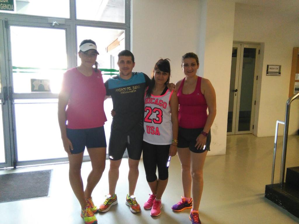 _marinika_'s tweet photo. Magnifica carrera con gente de lujo...y avanzando cada dia un poco mas!! #carrerauni #DerechosHumanos #motivation http://t.co/grSb8LpfQn