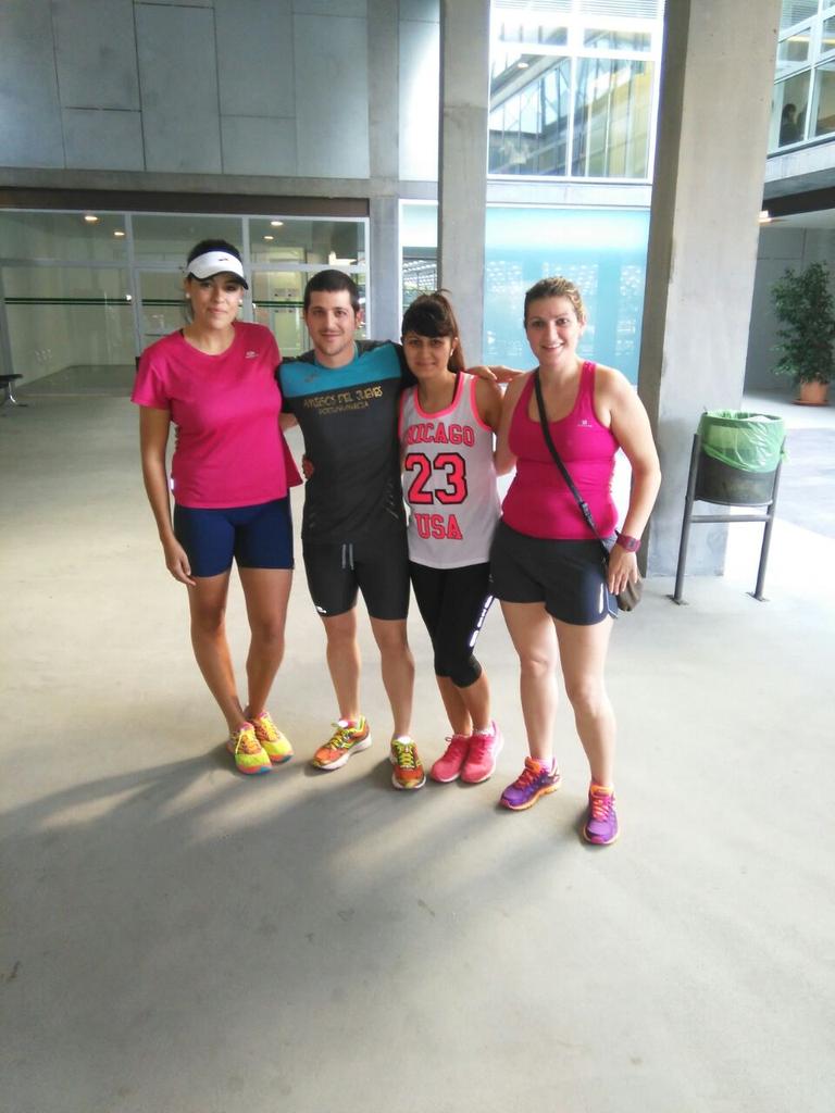_marinika_'s tweet photo. Magnifica carrera con gente de lujo...y avanzando cada dia un poco mas!! #carrerauni #DerechosHumanos #motivation http://t.co/grSb8LpfQn