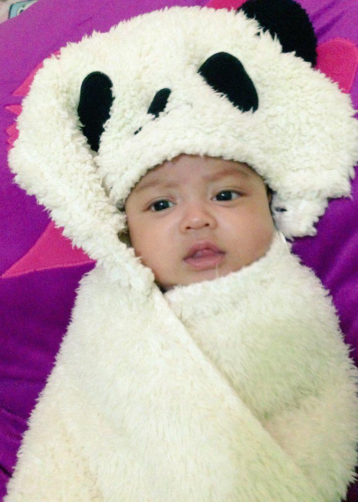 Selimut pandakuwhhh dipake sama keponakan, mungkin dia mau ikutan sousenkyou jugaa 😂