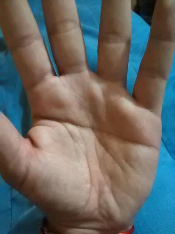 putraendu's tweet photo. @mujereslared por que no tengo la linea del amor ??? http://t.co/qLXp4OJm6U