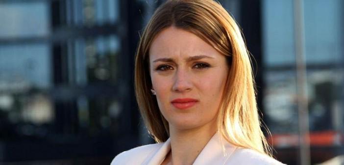 Sevişme sahneleri sosyal medyaya düştü!
vizyonkadin.net/sevisme-sahnel… #güzelköylü