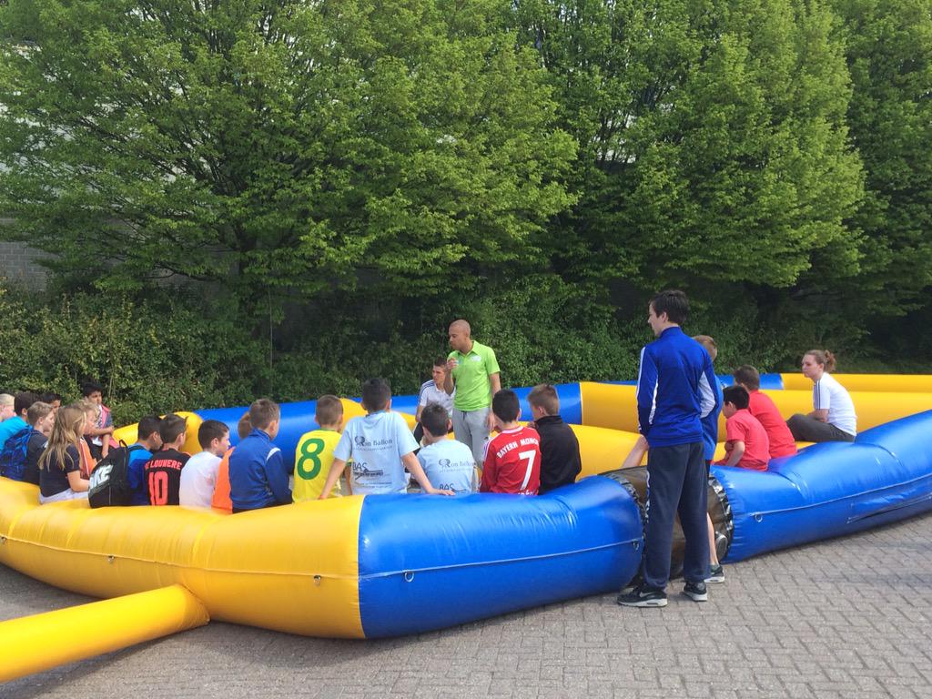 hansbreunissen's tweet photo. Koningsspelen in Westervoort. Sfeerfoto's bij @SportsPlanet_1 binnen en buiten.Geweldig alle vrijwilligers @jc_creon http://t.co/JhjcnYLKAp