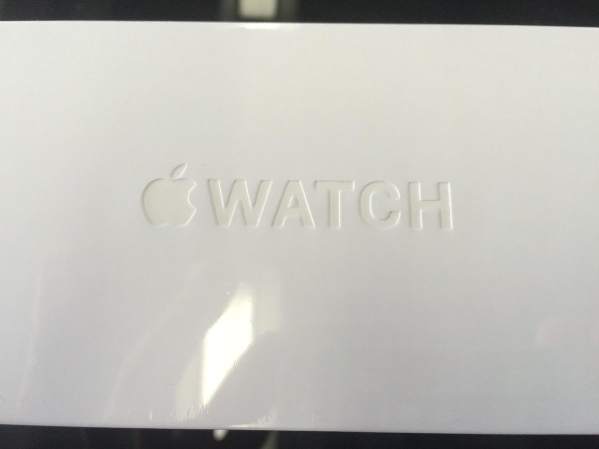 governmentM's tweet photo. Look what just turned up #applewatch #excited http://t.co/L5Guv2o0Pj
