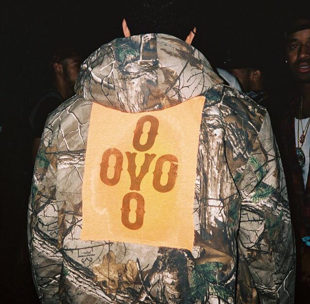 MasterKlein's tweet photo. “@TJ_Realtree: Rapper @Drake wearing his @Realtree #OVO jacket walking onto stage last night. Awesome. http://t.co/eBB7xdMbox”@Tremanetrey