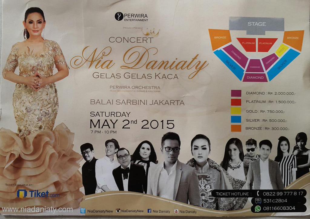 Jane Callista (7), 23 April 2015 rehearsing with ms Nia Daniaty for "Gelas-gelas Kaca" concert <a href="/Balai/">Eric Taylor</a> Sarbini JKT 7pm