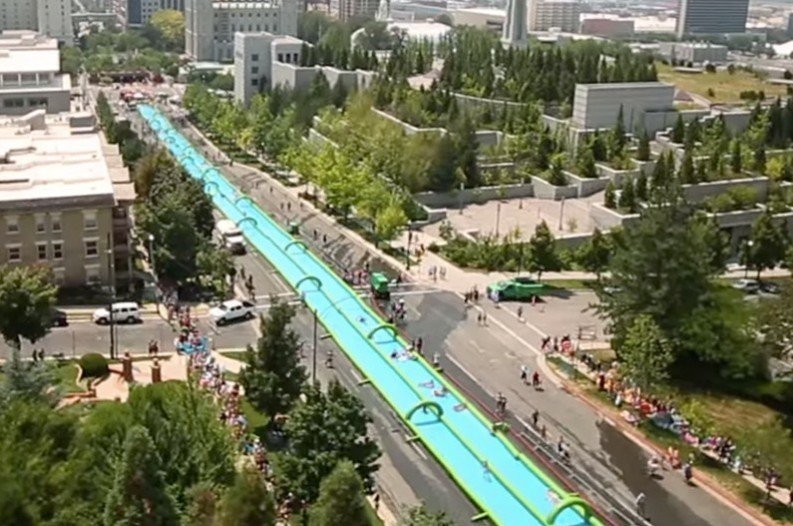 FactsAboutTexas's tweet image. 1,000-Foot-Long Slip N' Slide Is Coming to Texas This Summer buff.ly/1OkxUew