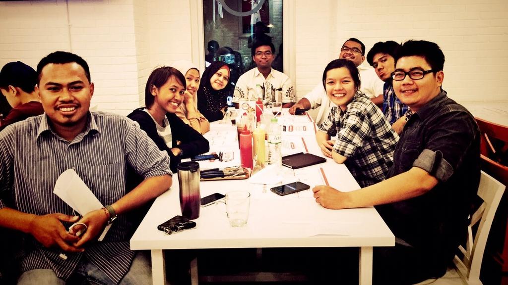 evanadwi's tweet image. Angkatan pertama #distrada full team.