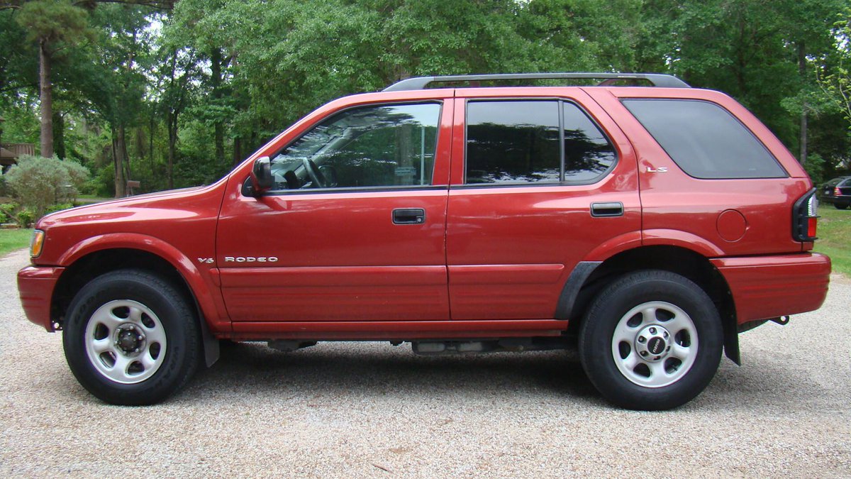 thegreensheet's tweet image. #WheelDeal, Houston: 20012 #IsuzuRodeo, $3750. Must see pics! ow.ly/M44xR