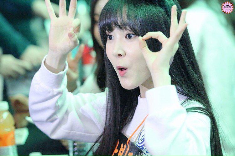 YUJULAND_'s tweet photo. #100DaysBeingMyGFRIEND 
#100thDaysWithGFRIEND http://t.co/CYD7IEVTGa