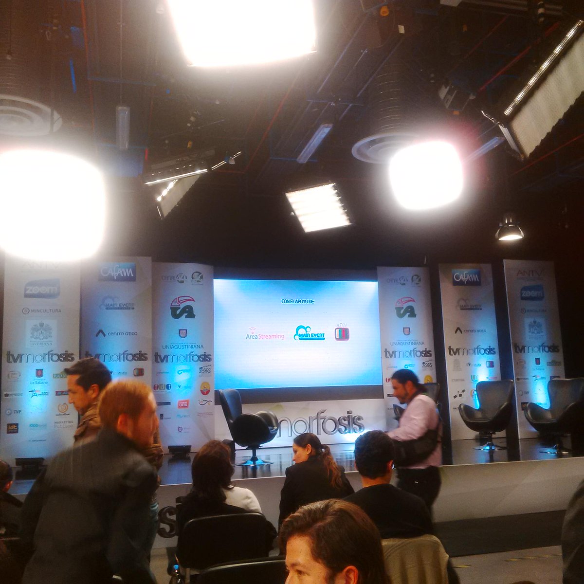 e_moyr's tweet photo. @ittsool  en #TVmorfosis http://t.co/OFD40pheZs