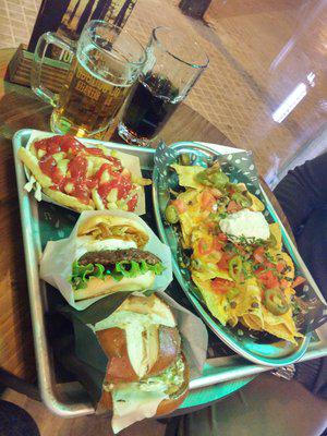andcherk's tweet photo. RT @yelpvalencia: Congrats to @raqueluchi87 & @TheGoodBurguer with #reviewoftheday #roftd on #yelp
http://t.co/4vNtwidueJ #yelpspain