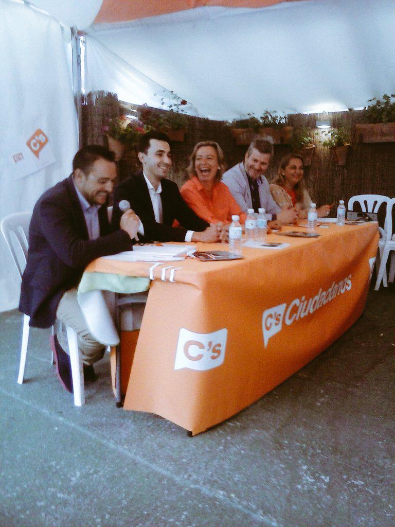Cs_Baena's tweet photo. Las mejores imágenes de la presentación del candidato y la lista oficial para el 24 M. http://t.co/Qd15iyiidk