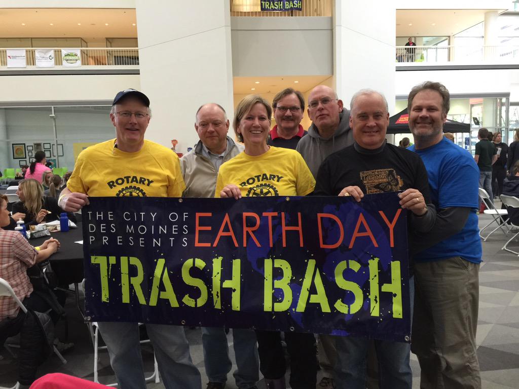 afterprommom's tweet photo. Pre party for #trashbash2015 http://t.co/xFH3ASemer