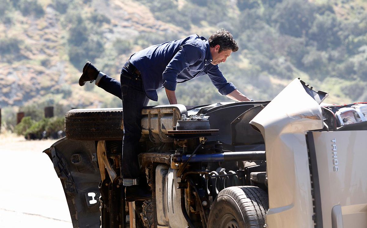 EW's tweet photo. We recap last night's HUGE episode of #GreysAnatomy. Spoiler alert: We have a lot of feelings: http://t.co/6ntWZR1TQZ http://t.co/DemSpiXUJw