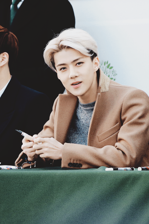 ce_hun's tweet photo. O H S E H U N 
#Sehun #Exo http://t.co/5L92KPfoN9