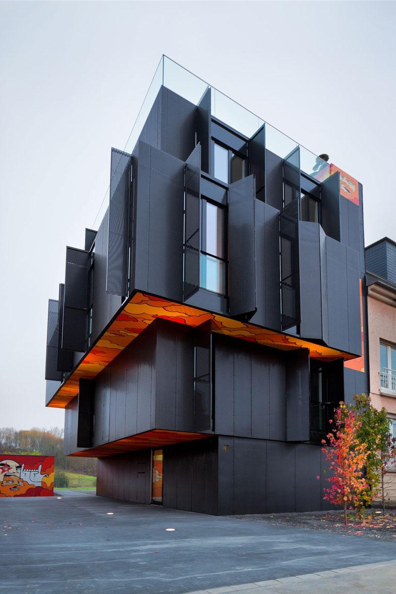 DsignChronicle's tweet image. An #apartment building where #architecture &amp;amp; art are found working in synergy by #Metaform
bit.ly/1DjMCqt