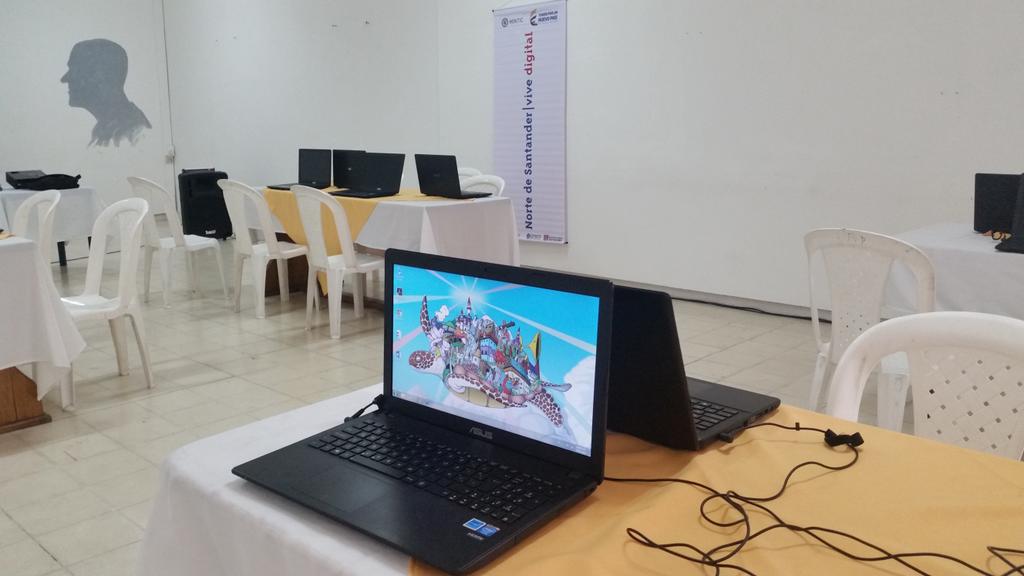 ViveDigitalNdeS's tweet photo. 45 minutos dura la prueba para certificarse como ciudadanos digitales @GoberNorte @opinionweb @QhuboCucuta @canaltro http://t.co/T0noJAXX7x