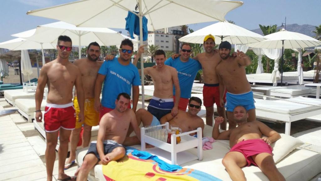 HuetoMan's tweet photo. Tajada palomera 2014!🎉🎊🎆  @palomaresr6 #zapeando356 http://t.co/Tguf5nygoH