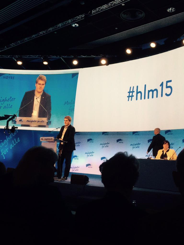 HSTrondheim's tweet photo. Vi er heldige som har Hans Kristian som org. viseformann i @hoyrestudent! Her fra innlegg om skattereformen #hlm15 http://t.co/8C3x51QHmh