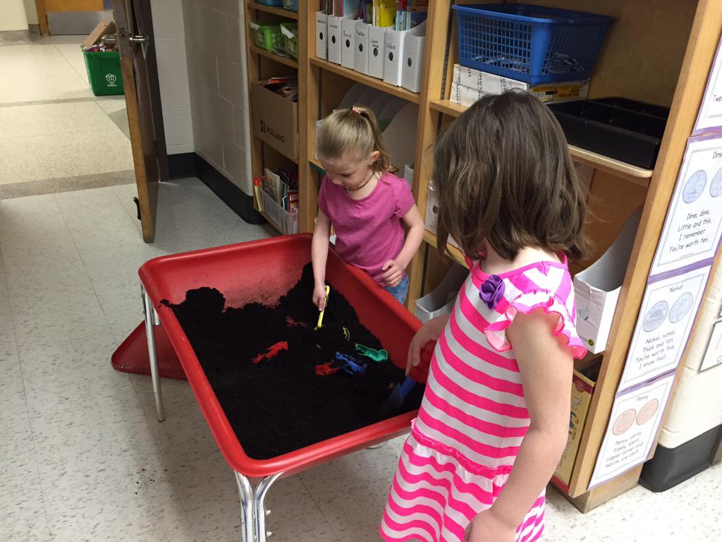 WinchesterPS's tweet photo. Learning about growing in dirt. There are carrots hidden in here. http://t.co/uslTenGt6B