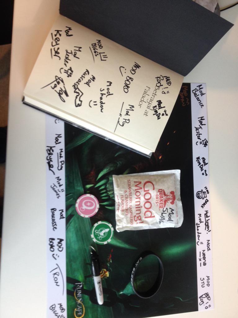 JagexBoko's tweet image. To celebrate 4000 followers I'm giving away 2 sets of R-SWAG. Retweet this  for the chance to win! #freestuffplzboko