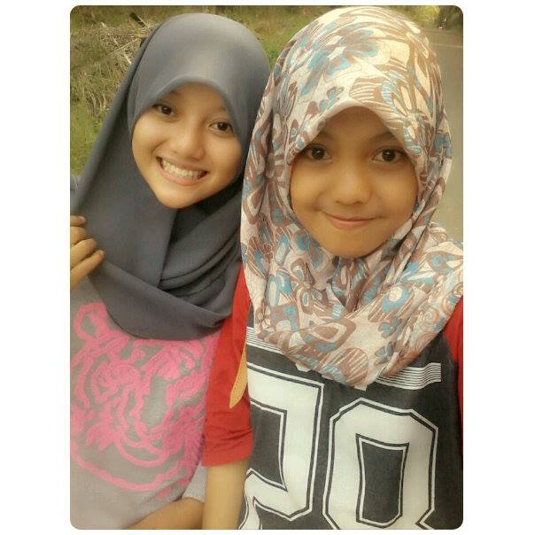 ratih_86395's tweet photo. Ratih &amp; yulia http://t.co/UjdPXyyUiR