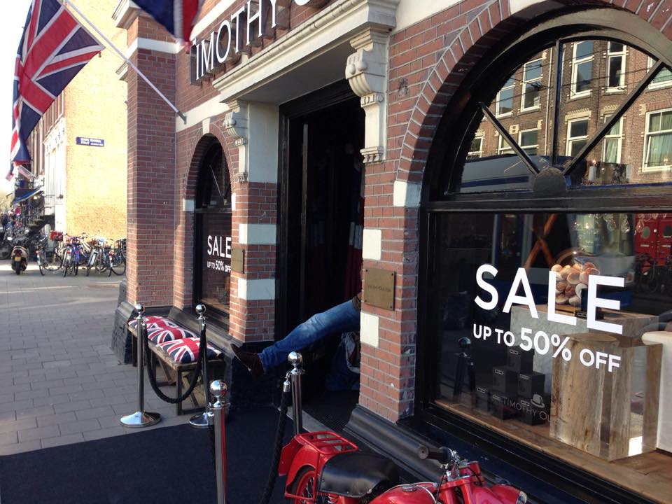 Distinctly_Diff's tweet photo. Yesterday it was all about being a gentleman @TimothyOulton, now it is almost weekend (and #Kingsday)... Enjoy it! http://t.co/0NkjNrquOE