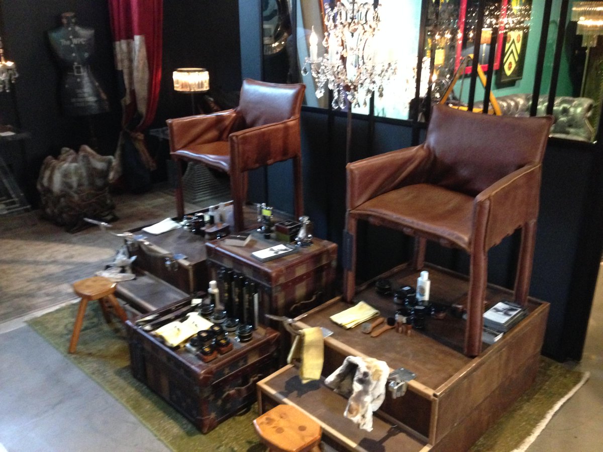 Distinctly_Diff's tweet photo. Yesterday it was all about being a gentleman @TimothyOulton, now it is almost weekend (and #Kingsday)... Enjoy it! http://t.co/0NkjNrquOE