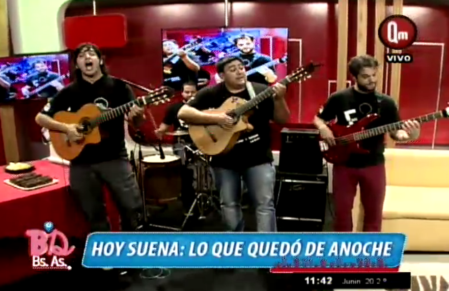 QMnoticias's tweet photo. AHORA música de " Los que quedó de anoche" @LQQDA  en #BuenosDiasBsAs http://t.co/pWXf3p0LZs