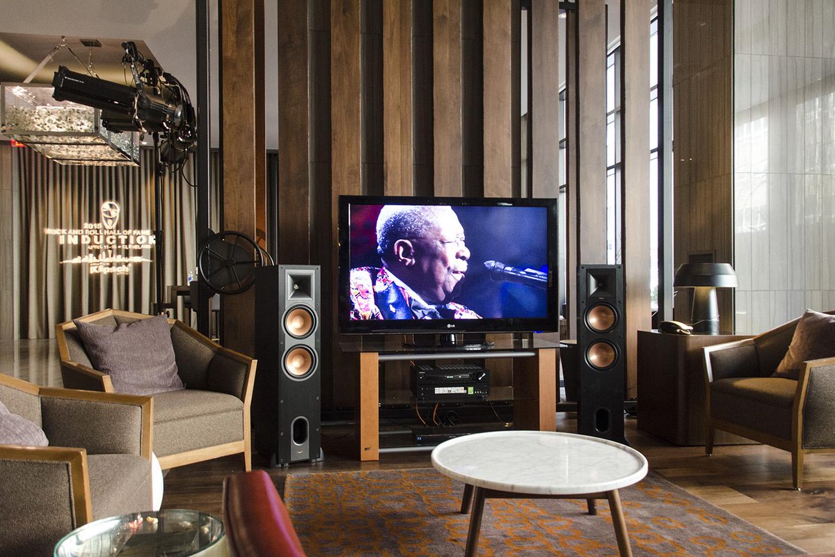 KlipschAudio's tweet photo. Everyone needs more delicious #coppercones in their lives. http://t.co/F8Fm7Lqy4P