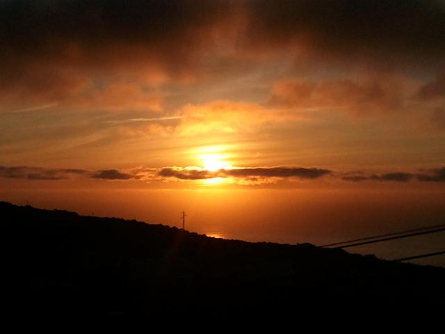 neniyg's tweet photo. @AlexisHde @vistoencanarias @EmocionesCan @LoqueveoTfe @paisajecanario @ManuelArtilesA #amanecer #escobonal #tenerife http://t.co/tp2UQ5JRvS