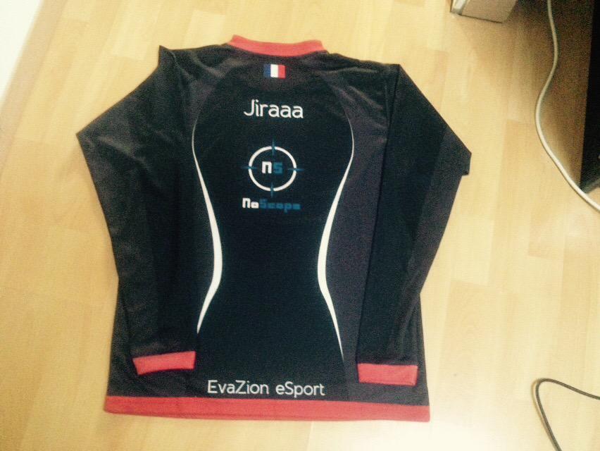 EvaZioneSport's tweet photo. Nous avons enfin reçu les maillots pour nos joueurs ! @NoScopeGlasses @Ouikos 

Donnez-nous vos avis ! http://t.co/mV4wl2sTS4