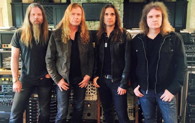 BLABBERMOUTHNET's tweet photo. MEGADETH: First Photo Of New Recording Lineup http://t.co/Cln5jTzRnu http://t.co/PljTuxR8u8