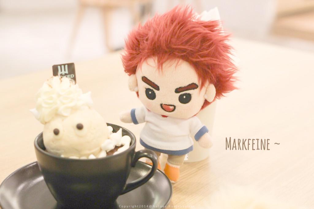 moodookdik's tweet photo. Mark ขมขม ... กะขนมหวานหวาน ☕️🍰 #Markfeine #playwithmark #MarkTuan #GOT7DOLL #เล่นกับมาร์ค http://t.co/7AtZxcNn3m