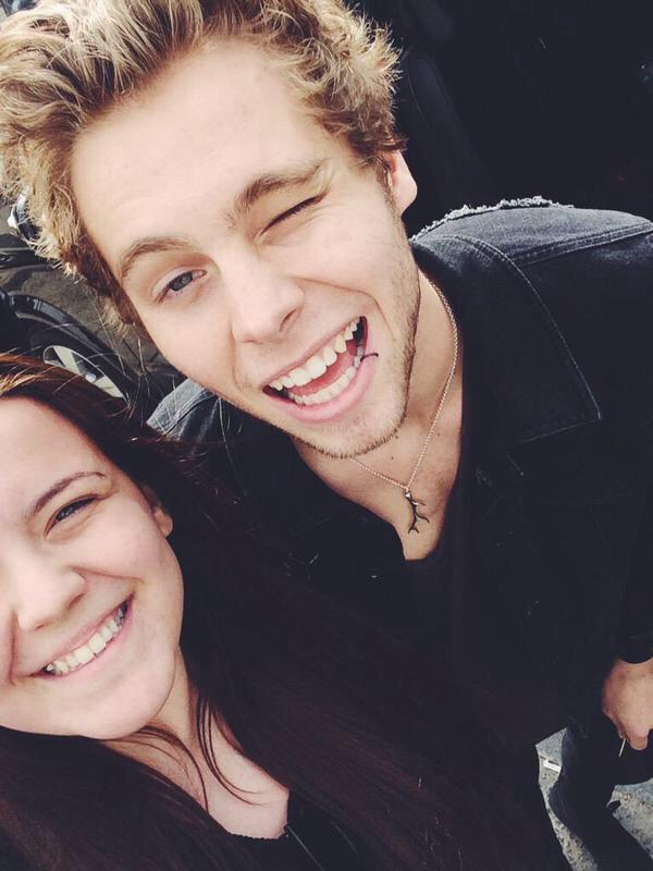 breadsmiling's tweet image. 