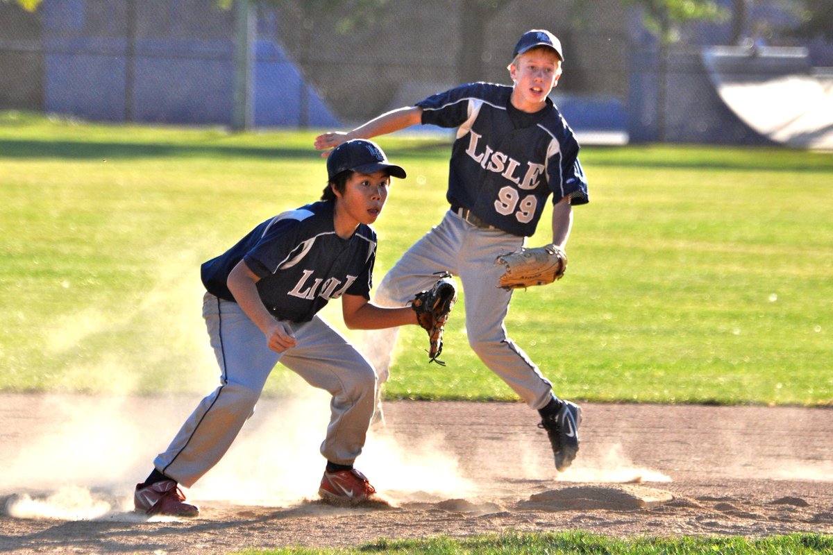LisleLions's tweet photo. Turning it back to the JH days for a bit today- Dynamic DP combo up the middle in @Gswedness15 & @Alec_VV #MiniGamers http://t.co/ckf4JmtiSY