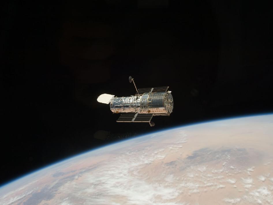 NASA_es's tweet image. ¡Feliz 25 aniversario, @NASA_Hubble! #Hubble25