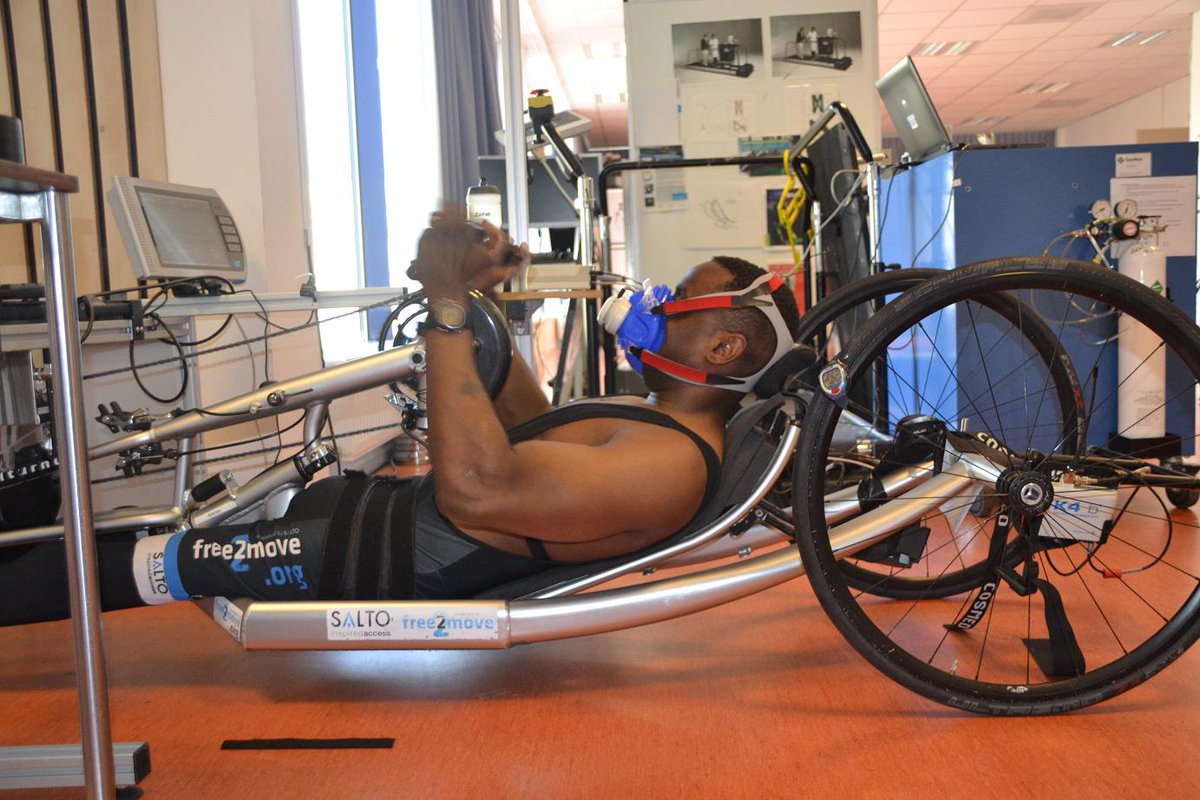 Janssen_Thomas1's tweet photo. Today serious testing of mechanical efficiency #handcycling on #Cyclus2 in @CASA_Reade @AISS_nl http://t.co/pOhoxXiSIE