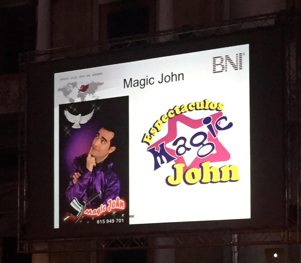 BNILevante's tweet photo. Alucinante Magic John como clausura de nuestro día! #BniMitico http://t.co/DgMN3u4AKz