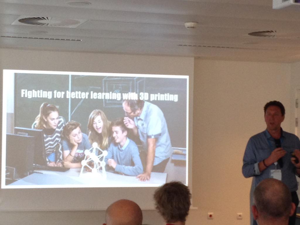 ArnoTazio's tweet photo. Win by giving on #ideasworthmaking.com. Great new design! Inspiring message #MWC2015 http://t.co/XpcfIE6oR3