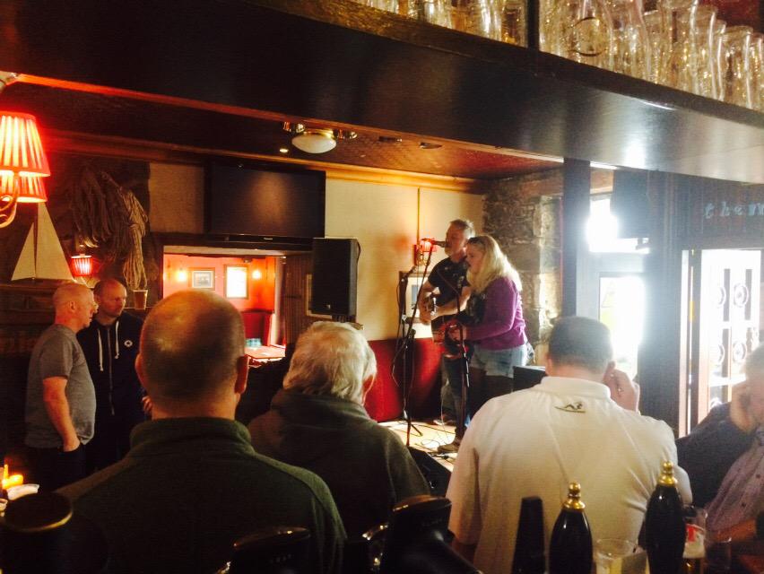 TheMishnish's tweet photo. @redpinetimberco playing in the bar right now... don't miss out! #Mishnish #Mull #festival http://t.co/61Rro5uaAS