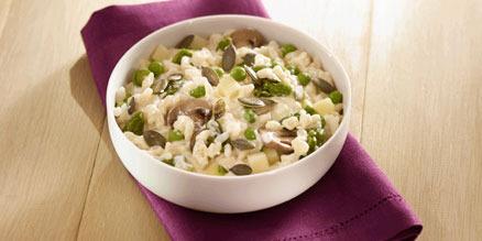 Monoprix's tweet image. Vous prenez le #tgv bientôt ? RDV en voiture bar, les produits #monopdaily vous accompagnent même en voyage !