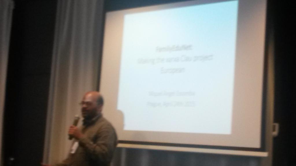 Ara a #epa_Prague Miquel Esomba presenta la visió europea del nostre <a href="/XarxaCLAU/">Xarxa CLAU</a> #EduFamilyNet