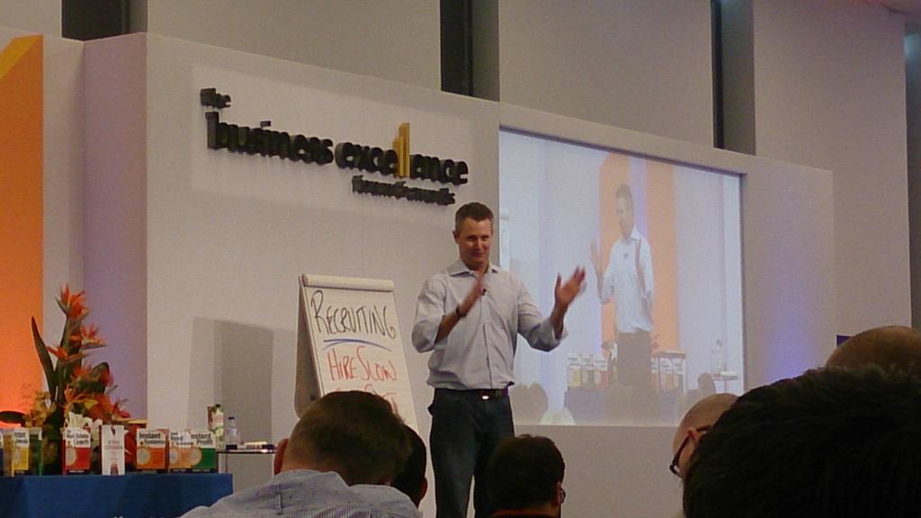 ActionCOACH_Fr's tweet photo. @actioncoachceo session finale #BEFA2015 la réussite à long terme repose sur votre équipe http://t.co/la9AOGXzsr