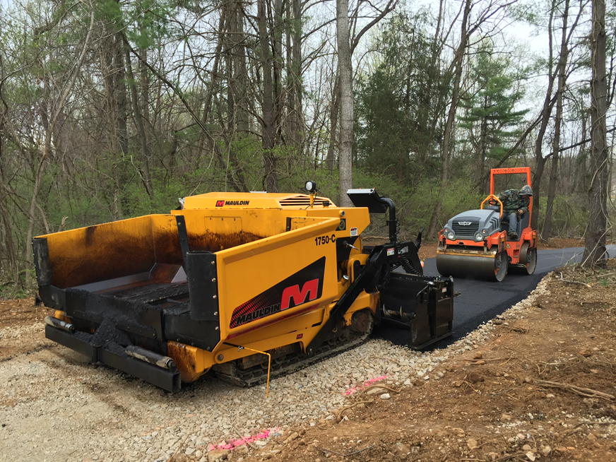 4aMauldin's tweet photo. Paving driveways with @GroffTractor. #MauldinPavers #1750C #HammRollers #Asphalt http://t.co/gTlaAzSxbG