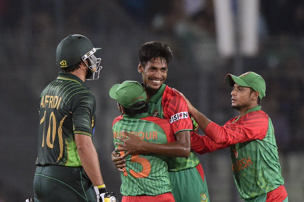 ICC's tweet photo. Bangladesh took their ODI form into the Only T20I, beating Pakistan by 7 wickets #BanvPak http://t.co/XQmPNvaAni