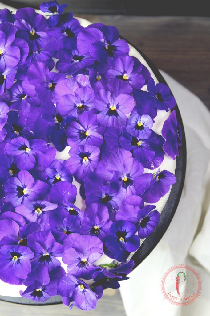 GiuliaAntonini_'s tweet image. #springcake di Viole e Limone per @MTChallengeblog #iFood #iFoodies #IFoodit #IFoodLover peppersmatter.ifood.it/2015/04/torta-…